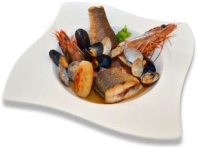 Fish and seafood cataplana